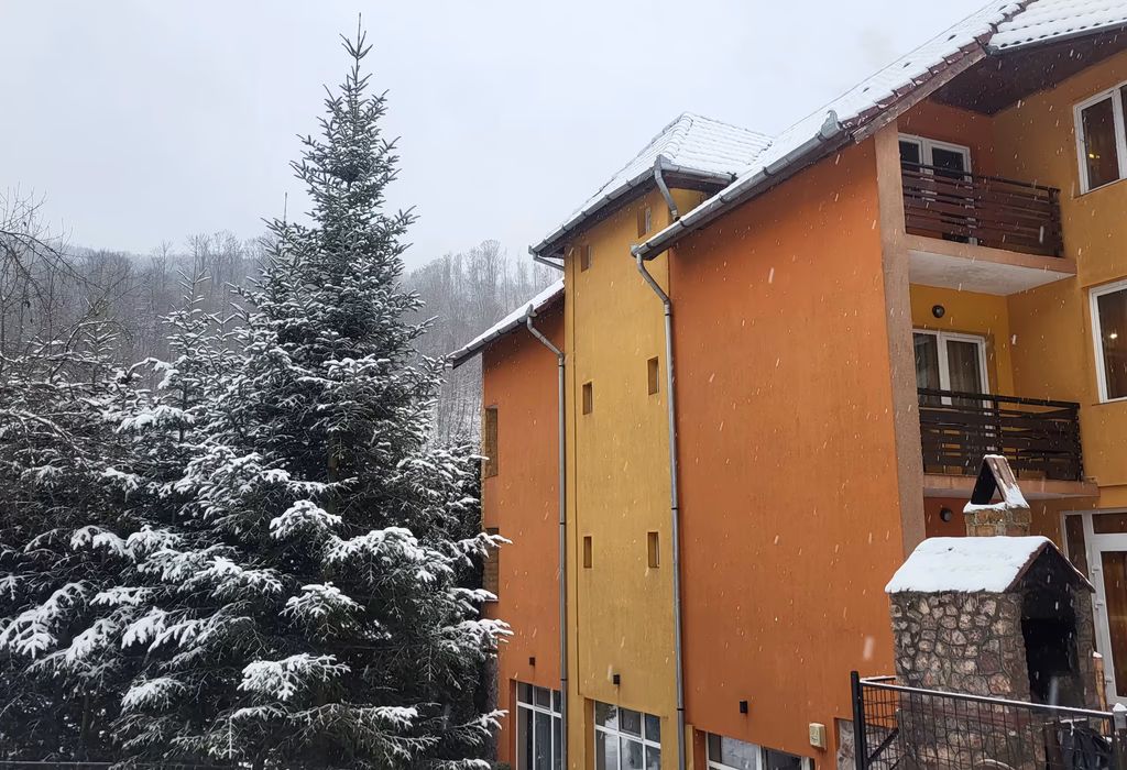 Casa Mare — Curte 12